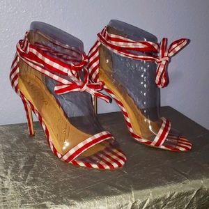 Super cute red plaid heels!